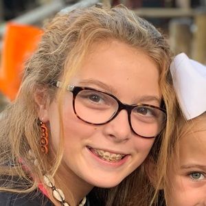 Meet your Posher, Chloe